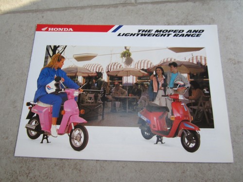 Honda sales brochure - st50, dax