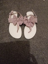 Lady's Flat Shoed Pink Bow Sandles (Size 5)