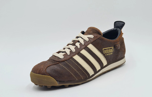 New vintage 2005 adidas - new*,