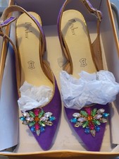 menbur shoe's size 6 in box