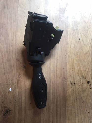 Ford fiesta mk7 indicator - ford,