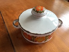 Wedgwood Midwinter Stonehenge Nasturtium  2pt tureen with lid. Very good condit.