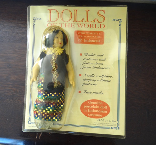 Porcelain dolls the world - dolls, of