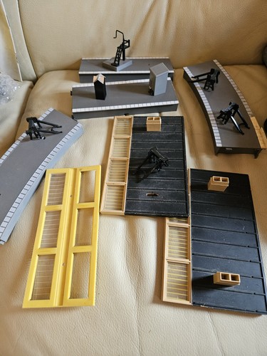 Hornby train set station - station, &
