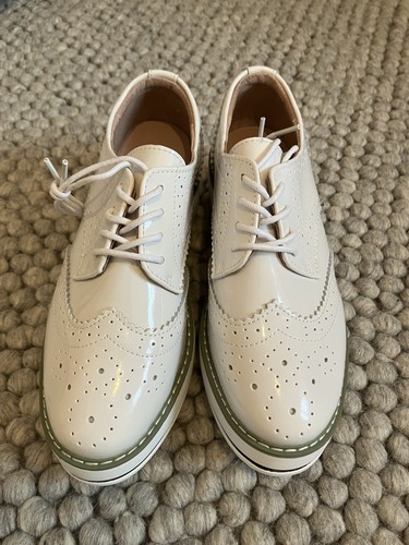 White patent brogue - white, brogue/loafer
