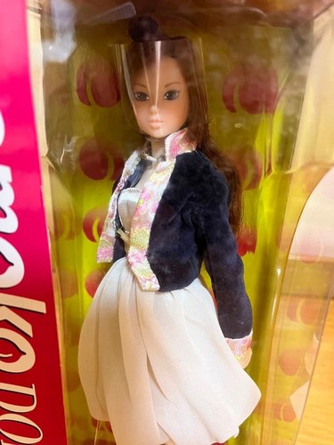 Momoko doll cool asian - momoko, flower