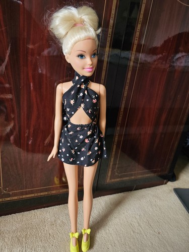 Large barbie doll moving - barbie,