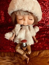 Custom jointed sleepy Blythe doll with toadstool man