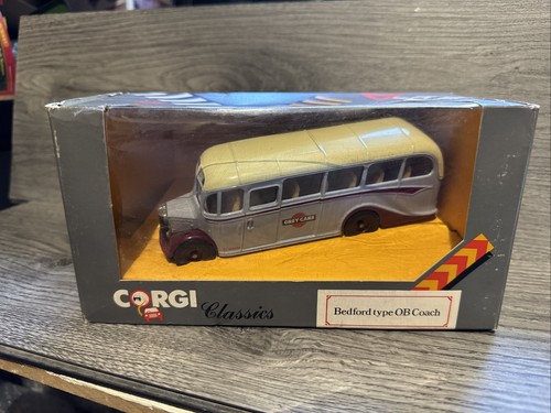 Corgi scale model bus - scale,
