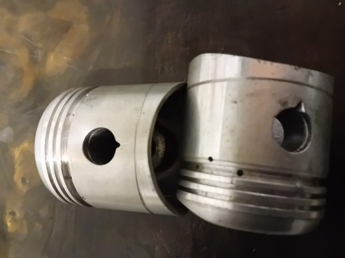 Triumph 350 pistons standard - pistons,