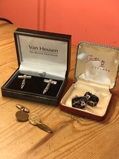 249d 3 x Pair of Vintage & Mod Cufflinks Van Heusen Stratton & Legs of Man