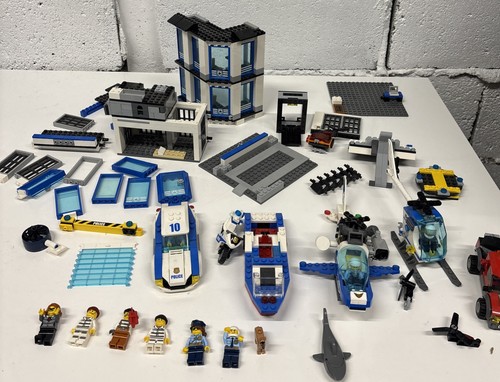 Lego police station bundle - police,