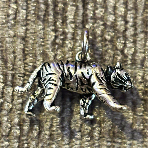 Silver tone tiger - silver,