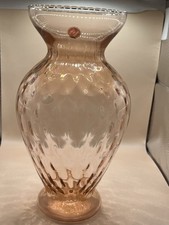 Beautiful Italian Pink Glass Vase W/ A Quilted Pattern . 9” Tall Ex. Condition.