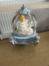 Disney Snow globe Cinderella In Carriage