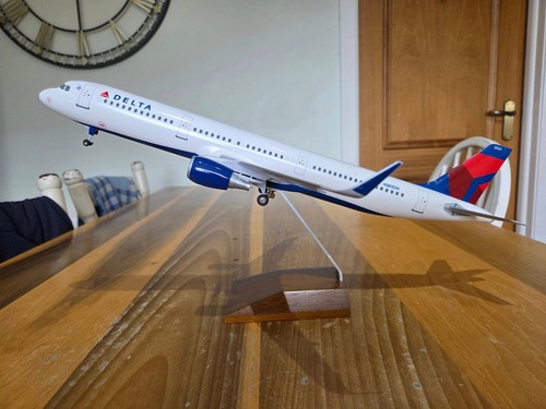 Skymarks supreme 100 delta - supreme, 1:100