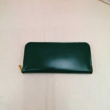 Done Deal Round Zip Long Wallet GRN Used