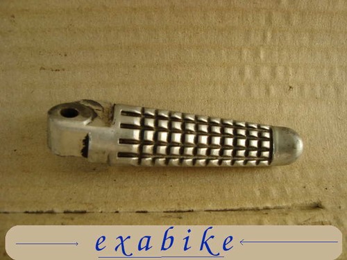 Rear right footrest for suzuki - for,