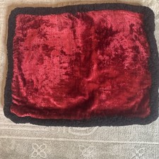 LES OTTOMAN VELVET CUSHION