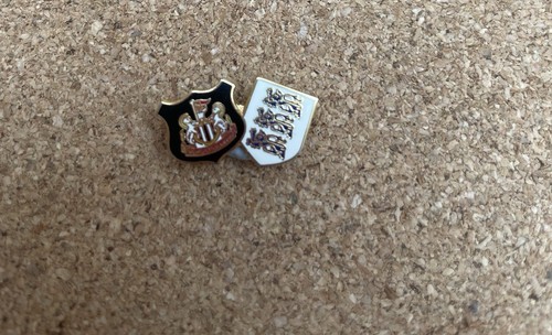 Newcastle united pin badge - united,