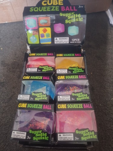 1pc random colour squishy - colour, cube