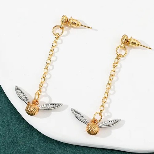 Magical golden snitch pendant - golden,