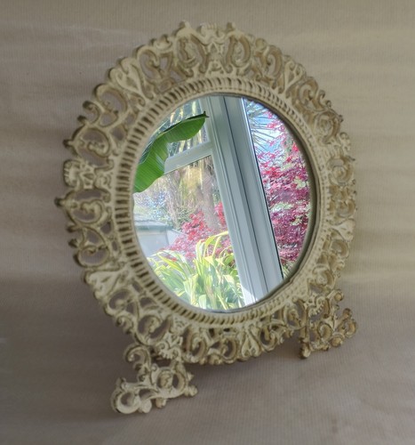 Vintage shabby chic cream - shabby,