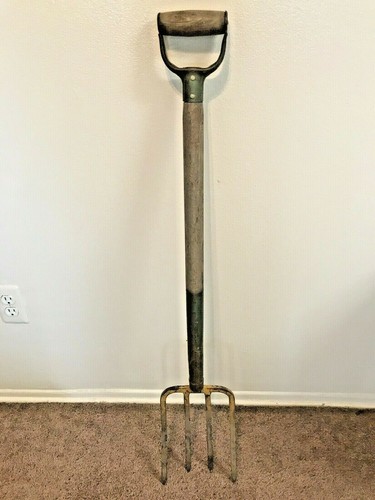 Vintage prong hay pitch - 4, fork