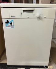 Miele G1022SC freestanding dishwasher. Clearance stock. 30 day warranty.