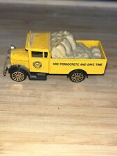 USED Corgi Portland Cement Blue Circle Morris Truck #104