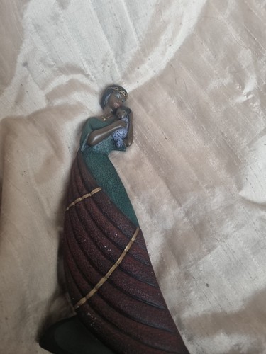 Enesco 1995 mahogany princess - 1995,