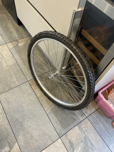 Silver front wheel - 26”,