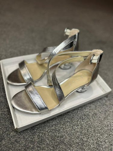 Ladies silver low heel - low,