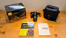 Nikon D5000 DSLR - 18-55 VR
