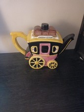 Collectable Coach And Pour