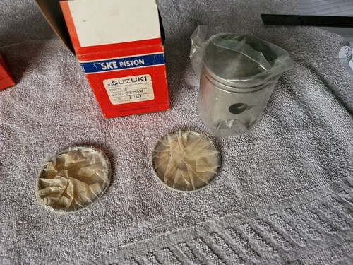 Suzuki 250 piston - gt,