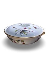 Royal Worcester - Strawberry Fair - Casserole Dish + Lid - Diameter 21cm H6cm