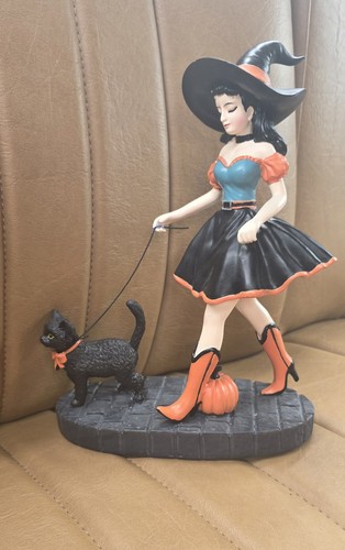 Maxx halloween 50s pin - maxx, up