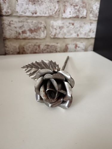 Single metal rose decoration - metal,