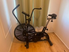 Attack Fitness Air Bike with
