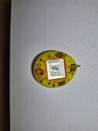 Orginial 1997 tamagotchi - orginial,