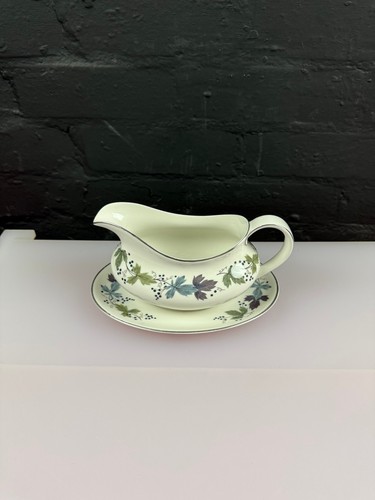Royal doulton burgundy - royal, gravy
