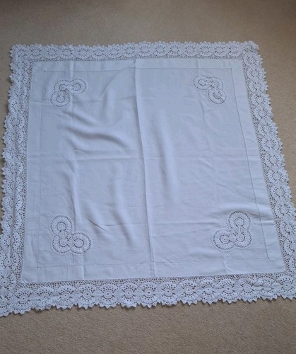 White square antique - white,