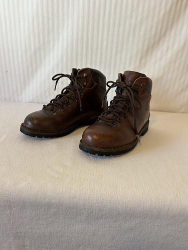 men-ALICO-hiking