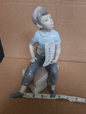 Lladro NAO Paperboy, Boy