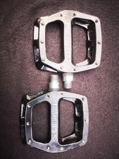 DMR V12 Flat Pedals Black XC
