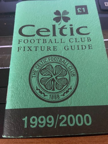 Celtic wee green book - -,