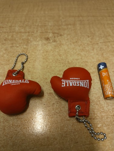 Key ring boxing glove - ring,