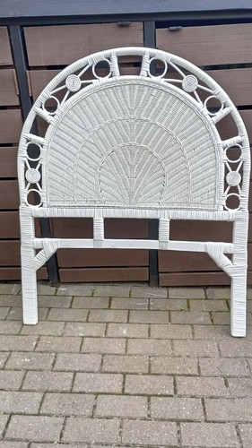 White wicker style single - wicker‑style,