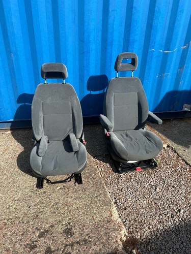 Captain twin arm seats - captain,